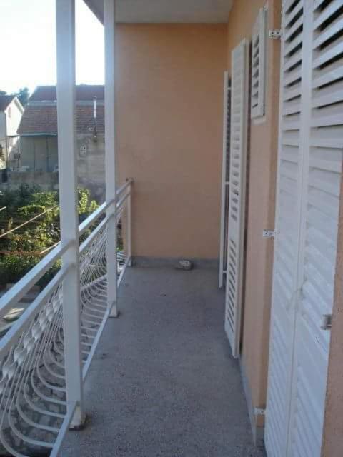 Apartments Danijela Tribunj  Bagian luar foto
