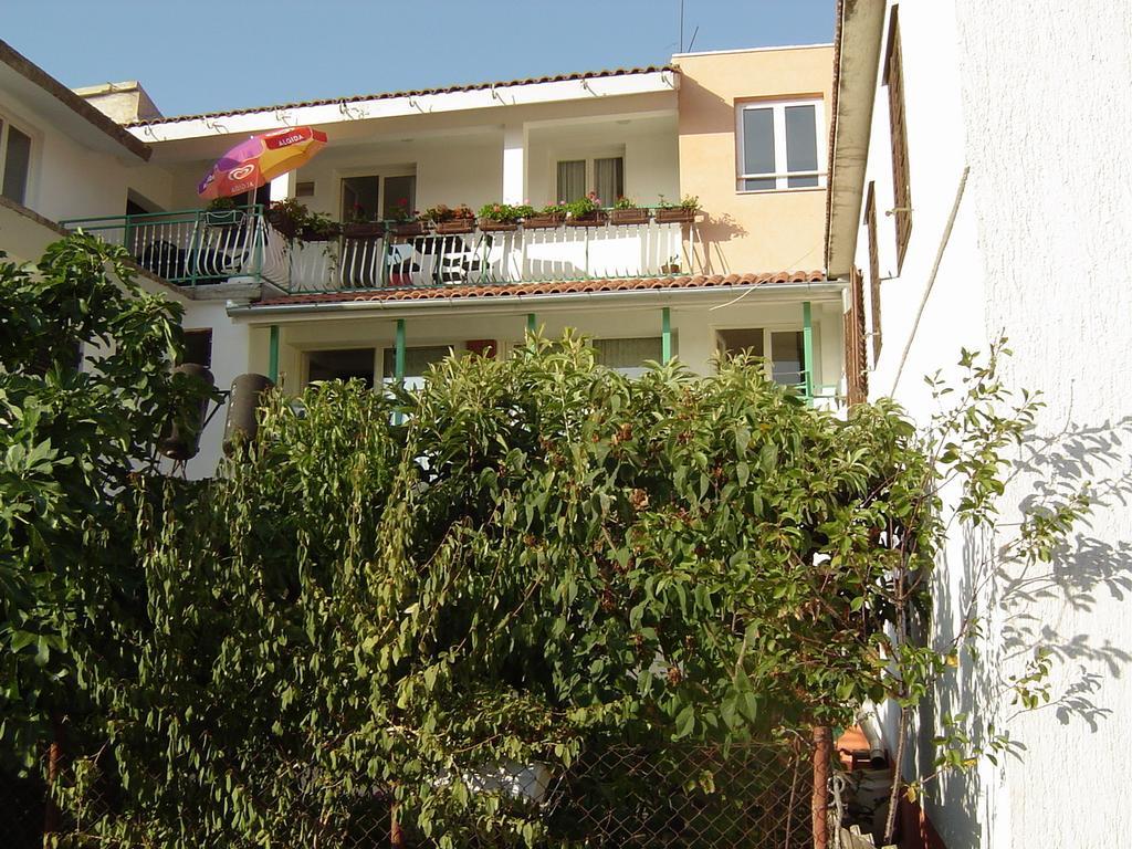 Apartments Danijela Tribunj  Bagian luar foto